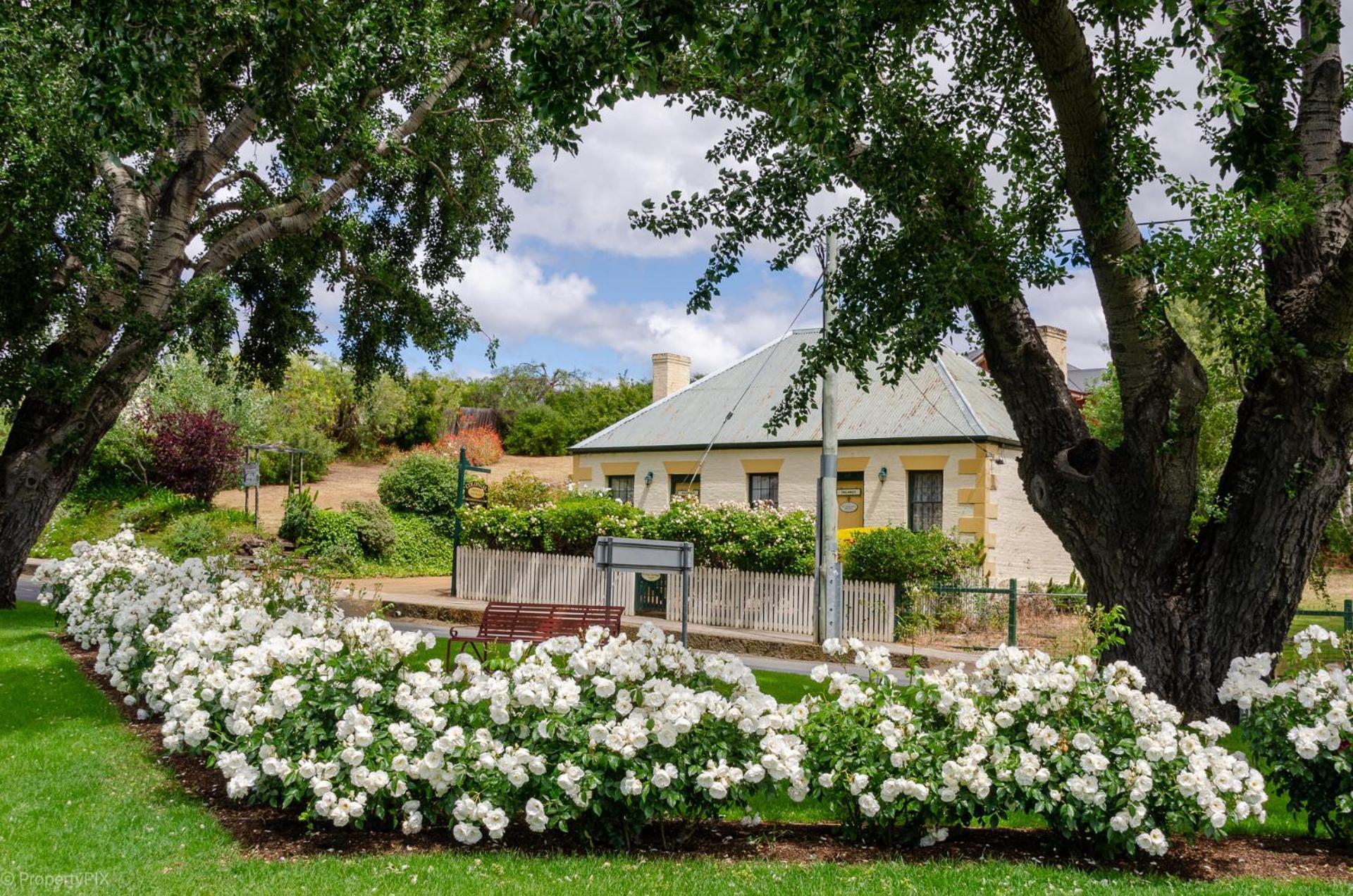 Bridge Cottages Sargeants & Armoury Cottages 1823 - History & Charm Ρίτσμοντ Εξωτερικό φωτογραφία
