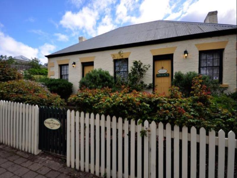 Bridge Cottages Sargeants & Armoury Cottages 1823 - History & Charm Ρίτσμοντ Εξωτερικό φωτογραφία