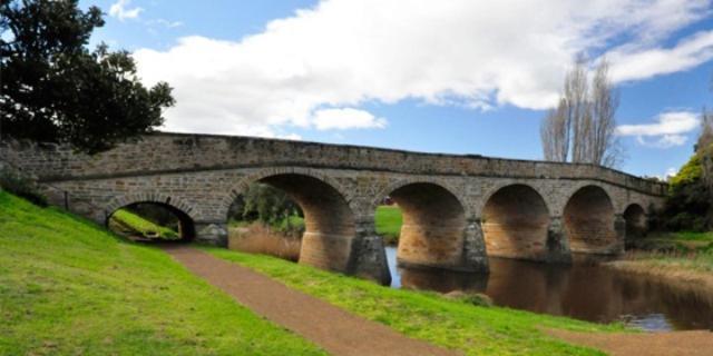 Bridge Cottages Sargeants & Armoury Cottages 1823 - History & Charm Ρίτσμοντ Εξωτερικό φωτογραφία
