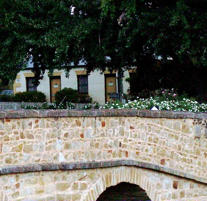 Bridge Cottages Sargeants & Armoury Cottages 1823 - History & Charm Ρίτσμοντ Εξωτερικό φωτογραφία